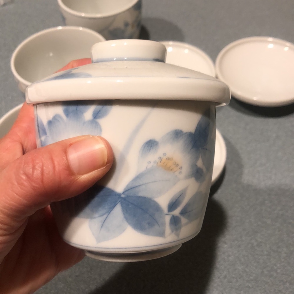 Asian Tea Cups with Lids - Picture 6 of 8